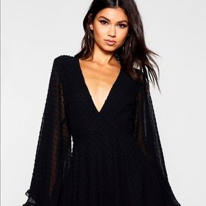 NWT Boohoo chiffon wide sleeve skater dress